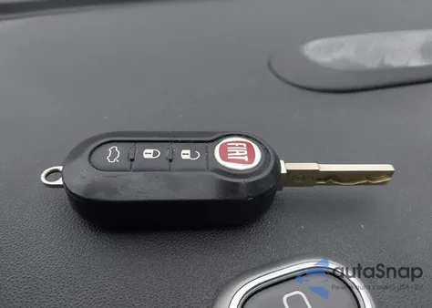 2015 Fiat 500E Battery Electric из США, поврежденный, VIN 3C3CFFGE4FT689654